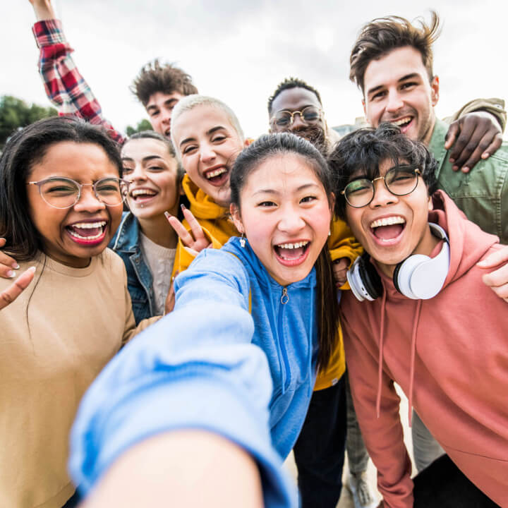 Teens and preteens spending time together, illustrating common teen and preteen behaviors and parenting challenges